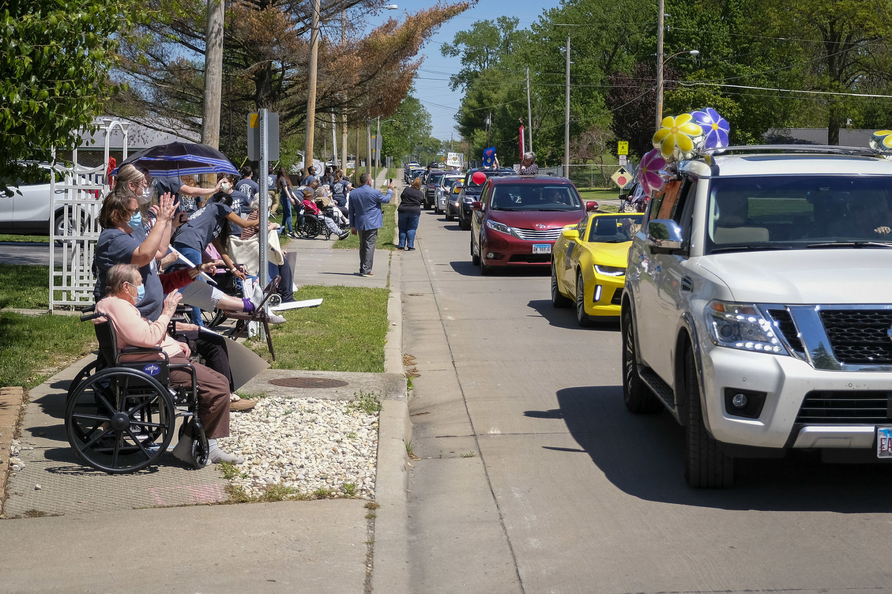 Drive-by parade in Du Quoin
